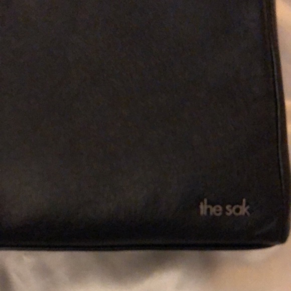 The sak Ventura Small Leather Crossbody Black Onyx Leaf NWT & Box - Picture 8 of 16